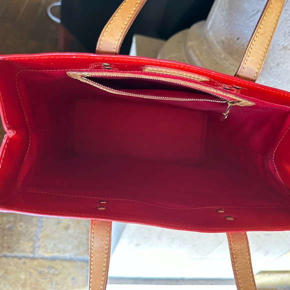 Gorgeous Louis Vuitton Vernis Patent Leather Tote - Picture 13 of 17